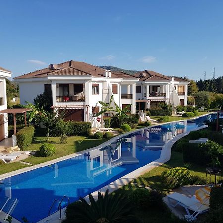 Cristal Villalar Kemer Esterno foto