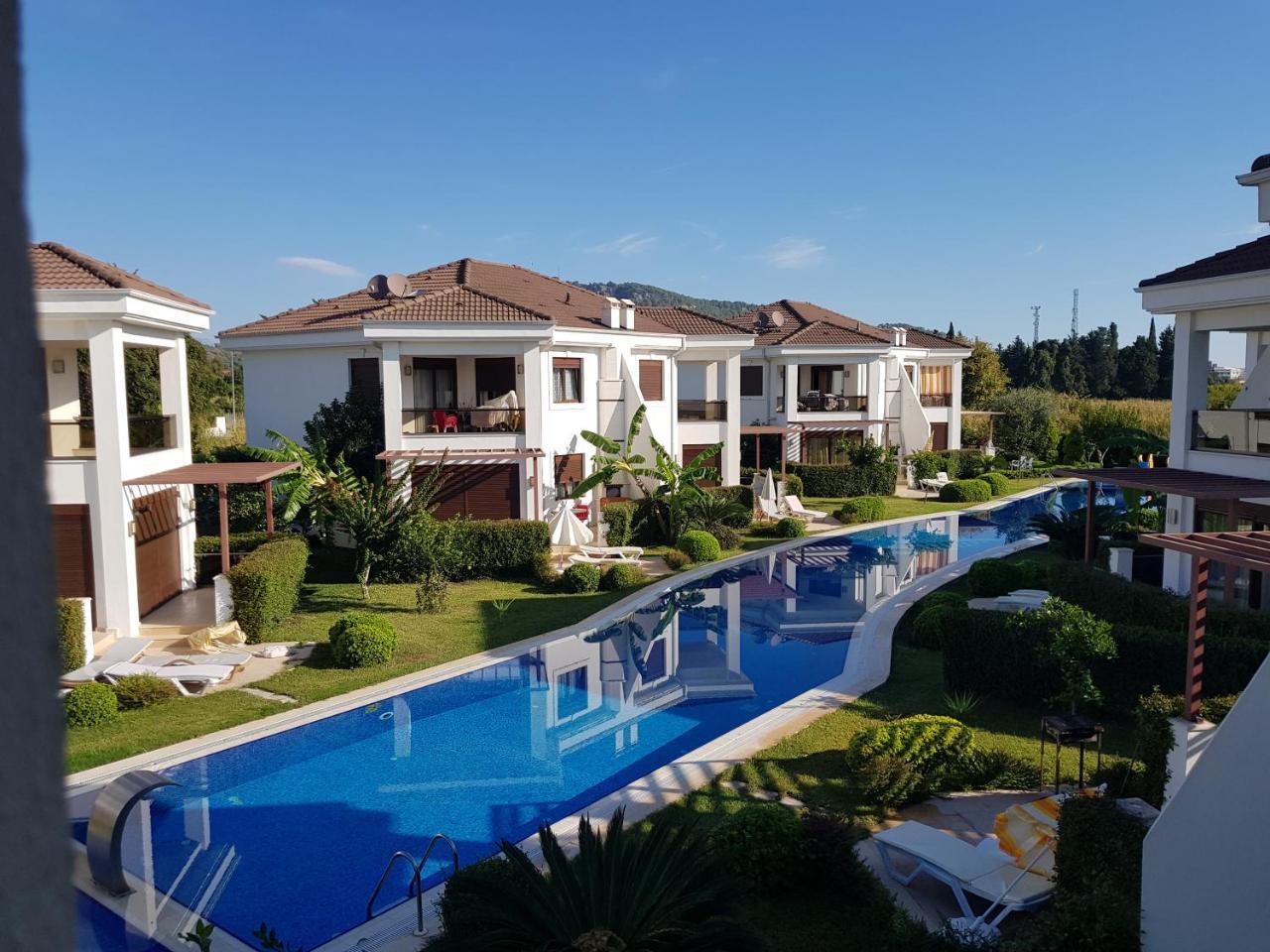 Cristal Villalar Kemer Esterno foto