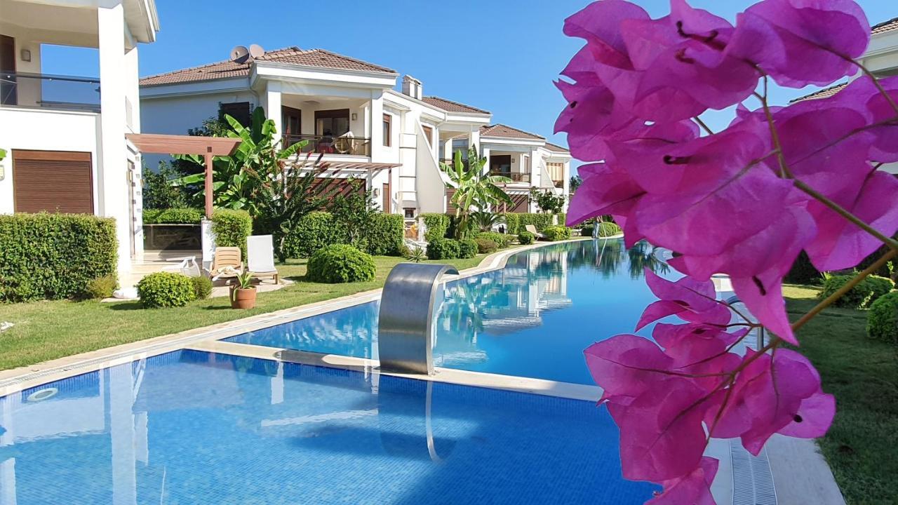 Cristal Villalar Kemer Esterno foto